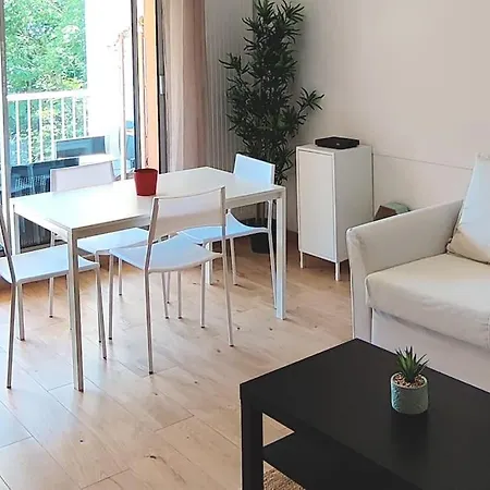 Bel Appartement, Parking Gratuit Apartman *
